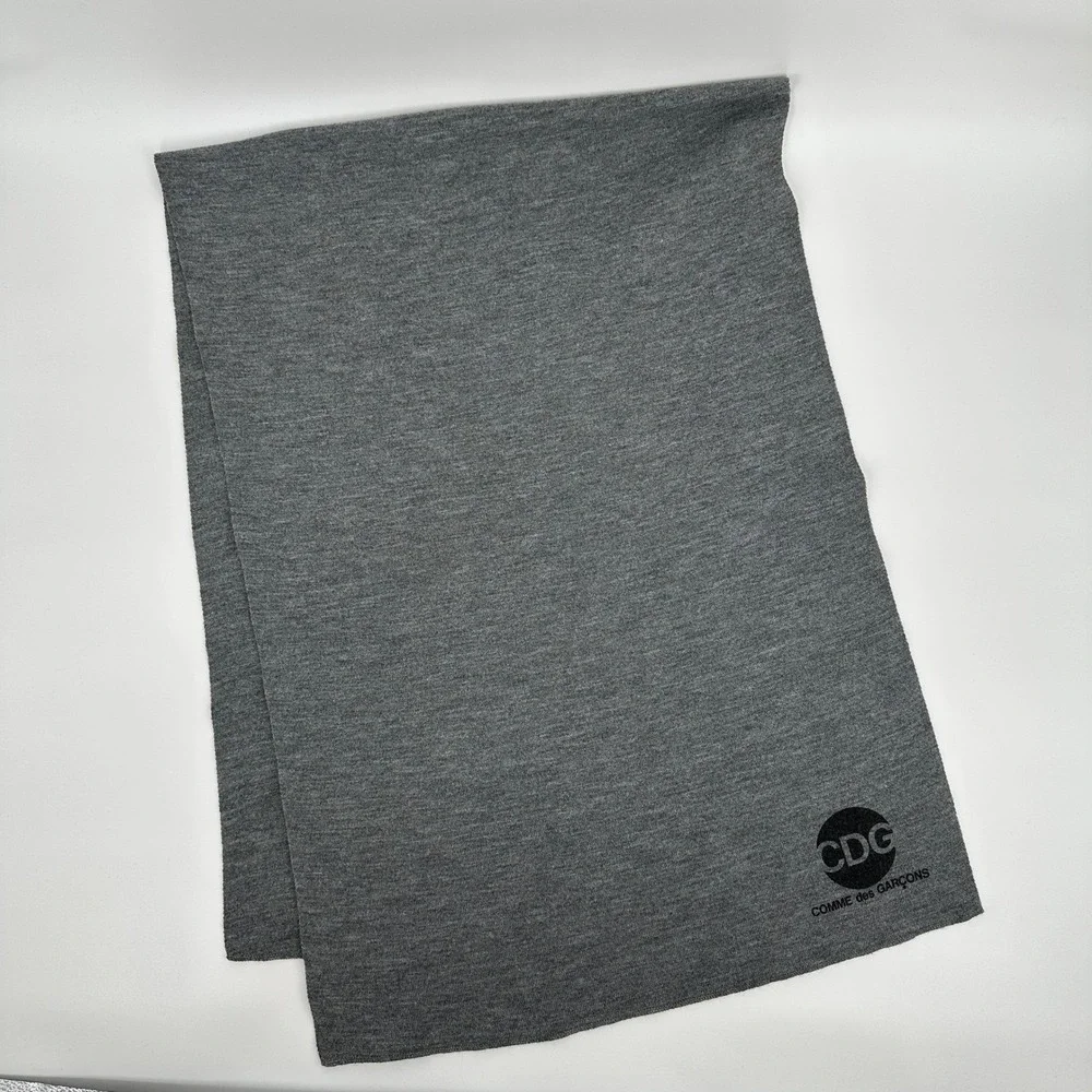 CDG Comme des Garcons Good Design Shop Grey Knit Scarf England Charles Kirk RARE